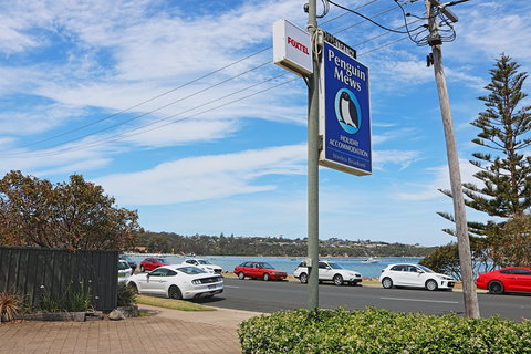 All Decked Out At Penguin Mews - Holiday Cairns 8