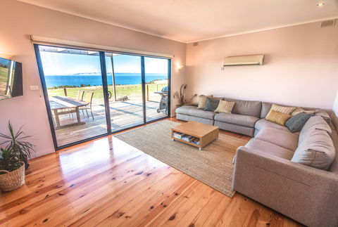 Antechamber Bay Retreats - Holiday Cairns 2