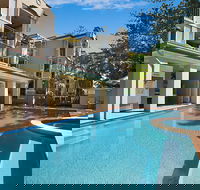 Beaches on Wave Street - Holiday Cairns