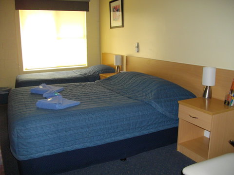 Benjamin Singleton Motel - Holiday Cairns 2