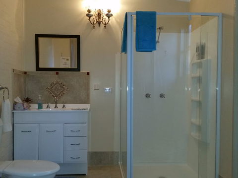 Boutique Motel Sefton House - Holiday Cairns 2