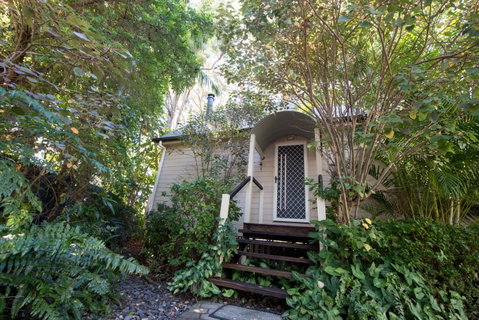 Curious Cottages - Holiday Cairns 5