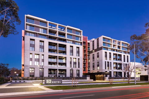 Deco Hotel Canberra - Holiday Cairns 3