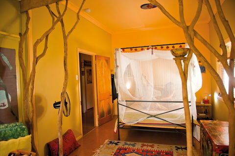Eternity Springs Art Farm Bed And Breakfast - Holiday Cairns 0