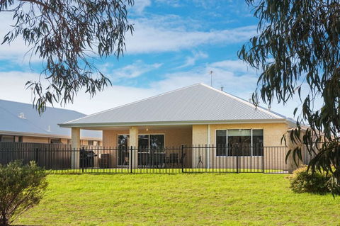 Fairway Isle - Holiday Cairns 9