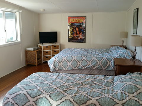 Headlands Beach House - Holiday Cairns 4