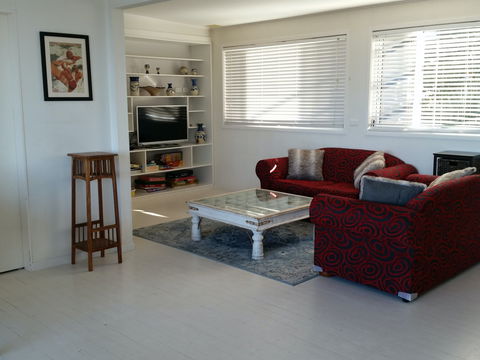 Headlands Beach House - Holiday Cairns 5