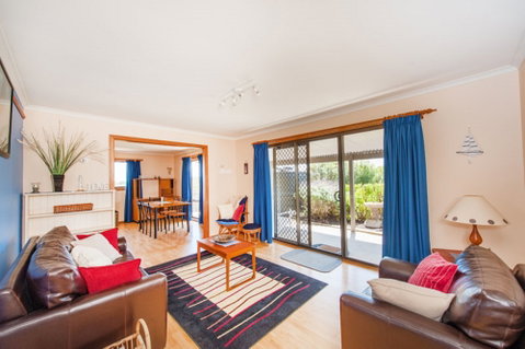 Hilde's Holiday Home - Holiday Cairns 1