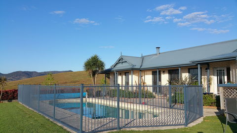 Kia Ora Lookout Retreat - Holiday Cairns 4