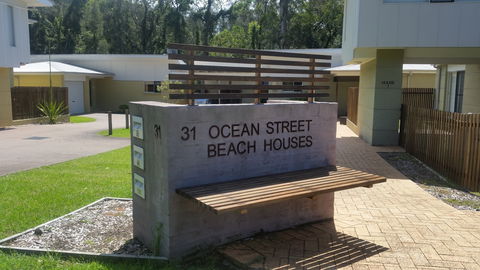 Ocean Beach House - Holiday Cairns 2