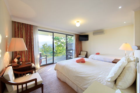 Queens Cottage - Holiday Cairns 0