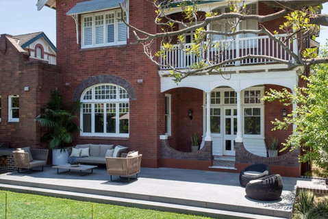 Randwick Manor - Holiday Cairns 1