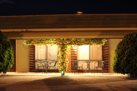 Riverland Motel Barham - Holiday Cairns 1