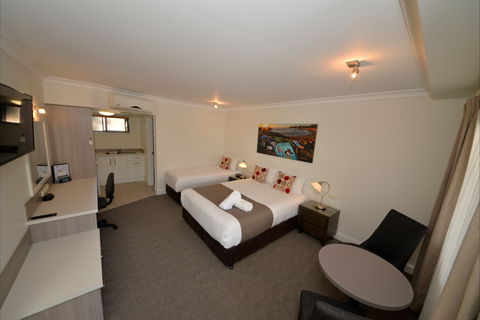 Rockpool Motor Inn - Holiday Cairns 1