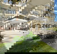 St George's Defence Holiday Suites incorporating The Garland Luxury Apartments - Holiday Cairns