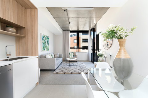 Accommodate Canberra - Holiday Cairns 0