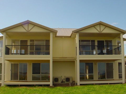 Arabesque Villa 2 - Holiday Cairns 0