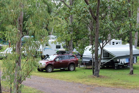 Corroboree Park Tavern - Holiday Cairns 1