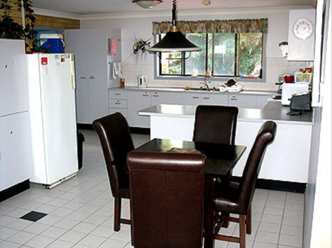 Edge Guest Rooms - Holiday Cairns 1