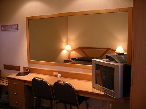 Goulburn Central Motor Lodge - Holiday Cairns 1