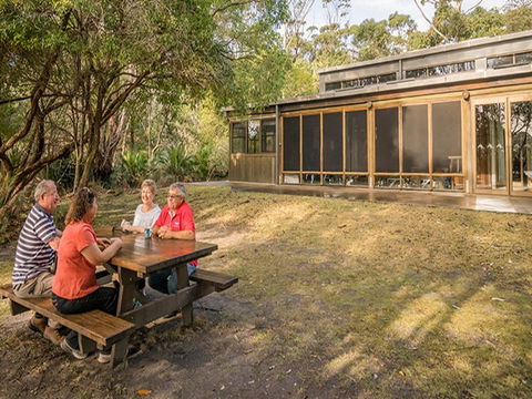 Myer House - Holiday Cairns 1