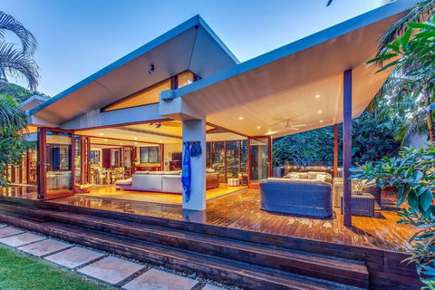 Pavilion Two At Broken Head - Exclusive Beachfront - Holiday Cairns 1