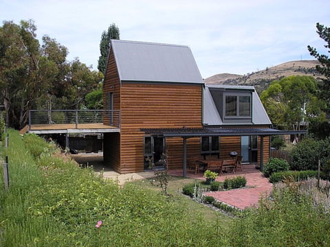 Red Brier Cottage Accommodation - Holiday Cairns 0