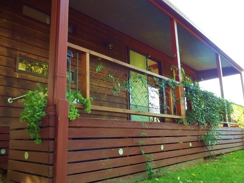 Tumut Log Cabins - Holiday Cairns 0