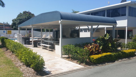 Alex Beach Cabins And Tourist Park - Holiday Cairns 1