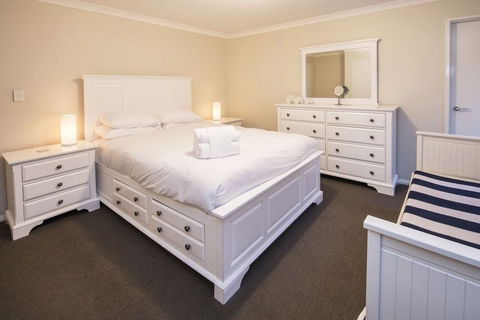 A Little Luxury In Town - Holiday Cairns 1