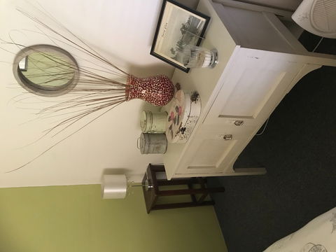 Anderl's Beach Cottage - Holiday Cairns 0