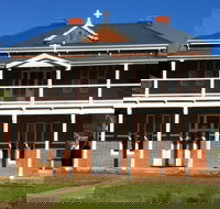 Eddy's of Canowindra - Holiday Cairns