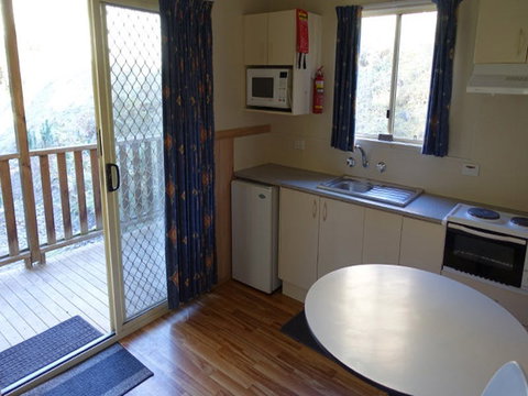 Grove Creek Cabins - Holiday Cairns 1