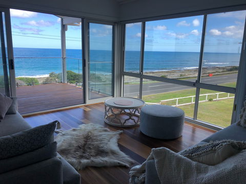 Jasmines Great Ocean Road Accommodation - Holiday Cairns 0