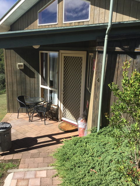 Jenolan Cabins - Holiday Cairns 1