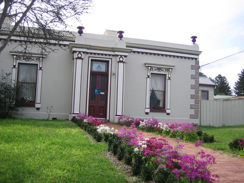 Port Fairy YHA - Holiday Cairns 0
