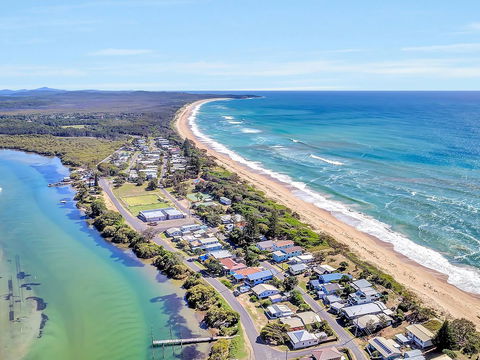 Sandy Hook Cottage - Holiday Cairns 0