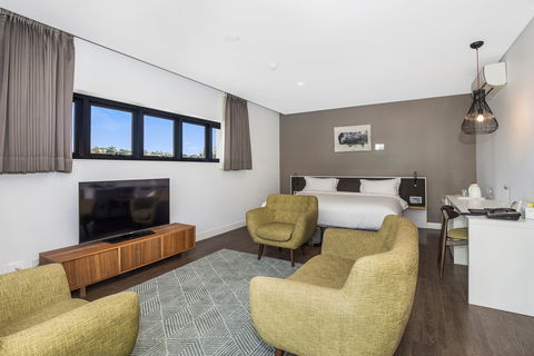 The Kingsford Brisbane Airport Hotel - Holiday Cairns 0
