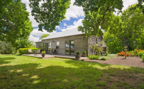 Timboon House & Stables - Holiday Cairns 0