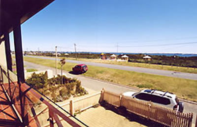 A Beachfront Villa Rockingham - Holiday Cairns 3