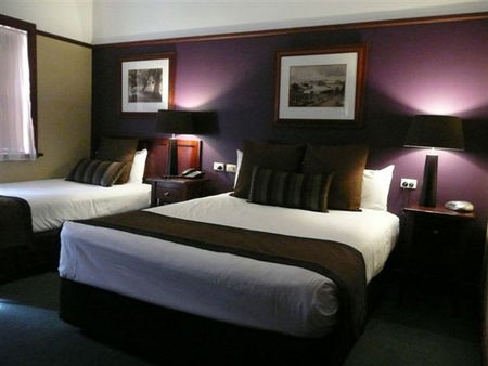 Margaret River Hotel & Holiday Suites - Holiday Cairns 1
