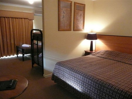 Margaret River Hotel & Holiday Suites - Holiday Cairns 5