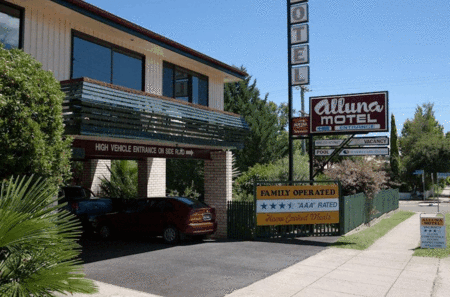 Alluna Motel - Holiday Cairns 1