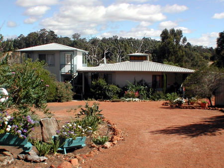 Break Of Day Homestay - Holiday Cairns 0