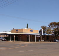Star and Garter - Holiday Cairns