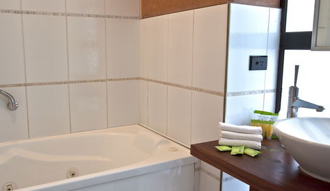Best Western Pemberton Hotel - Holiday Cairns 1