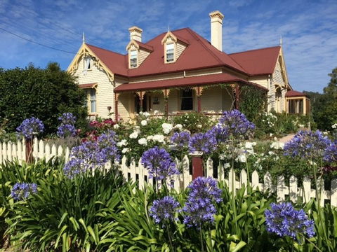 Cambridge House B&B - Holiday Cairns 0