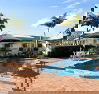 Carriers Arms Hotel Motel - Holiday Cairns