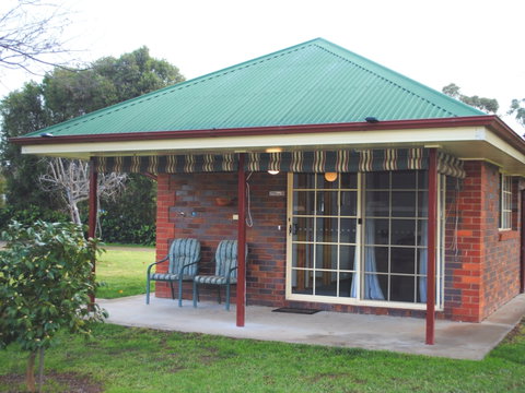 Factory Lane Bed & Breakfast - Holiday Cairns 0