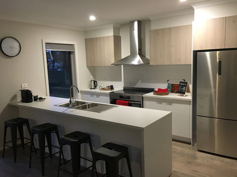 Falls Cottage Whitfield - Holiday Cairns 1